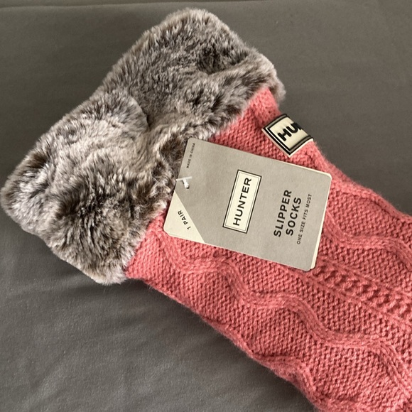 New HUNTER Slipper Socks Pink Faux Fur Knit Brown Gray One Size - Picture 3 of 7